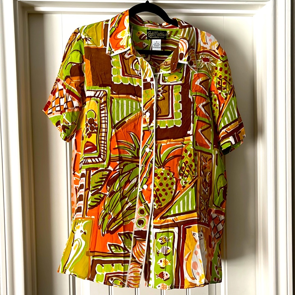 Bob Mackie in excellent condition silk button up tropical bohemian shirt